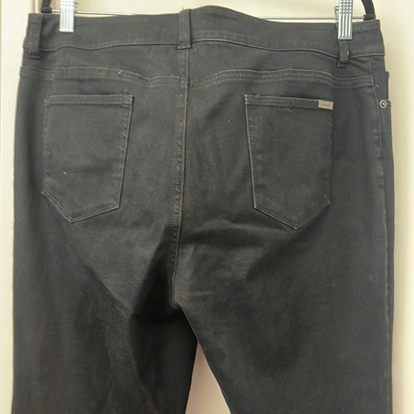 Euc Chico’s So Sliming Jeans. - Picture 4 of 6